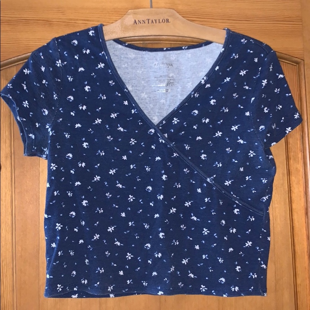 Cropped floral tee